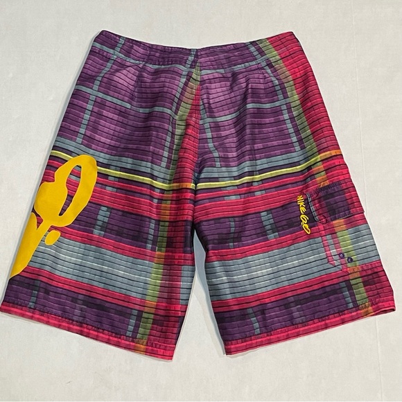 Nike 6.0 Colorful Geometric Pattern Board Shorts Swim Trunks Kids Youth Size 16 - Picture 2 of 4